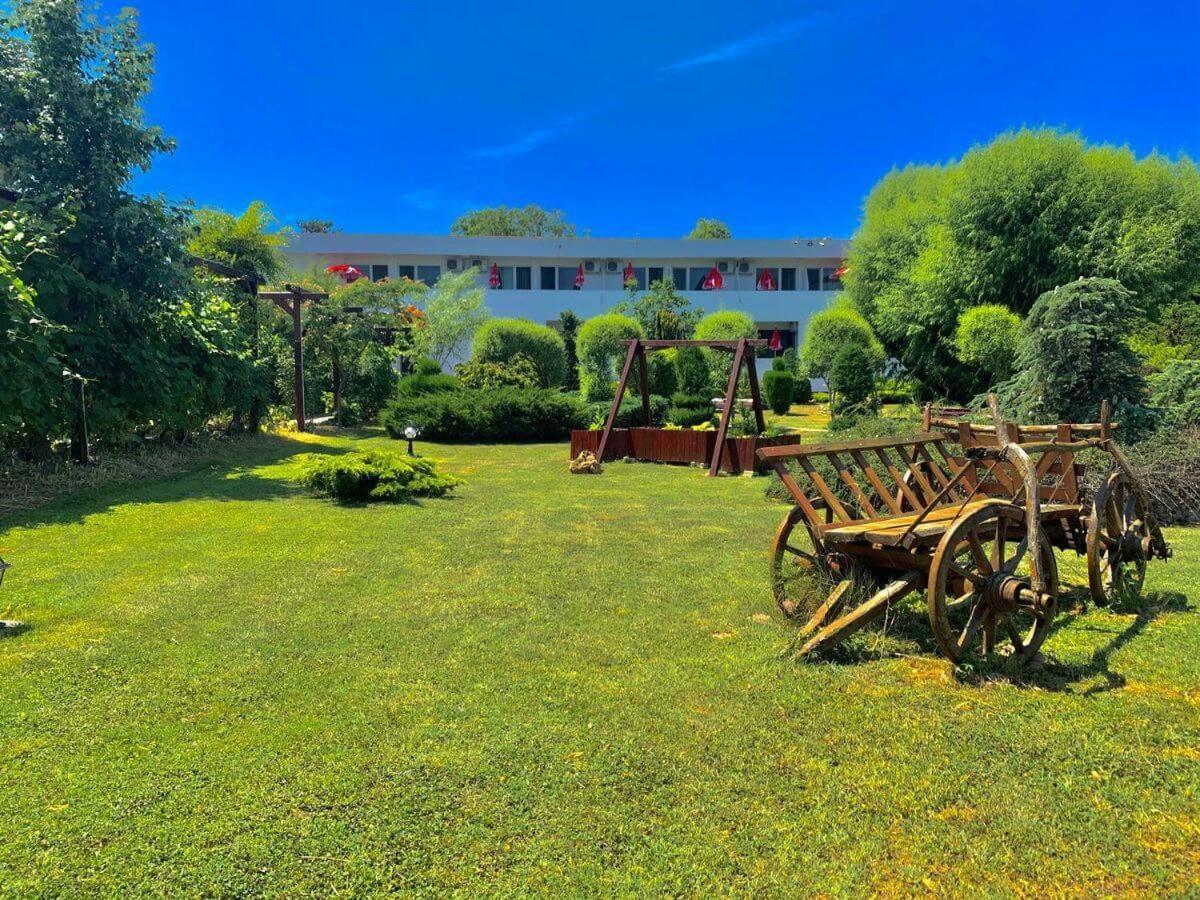 Complex Tismana 3* All Inclusive Jupiter Bagian luar foto