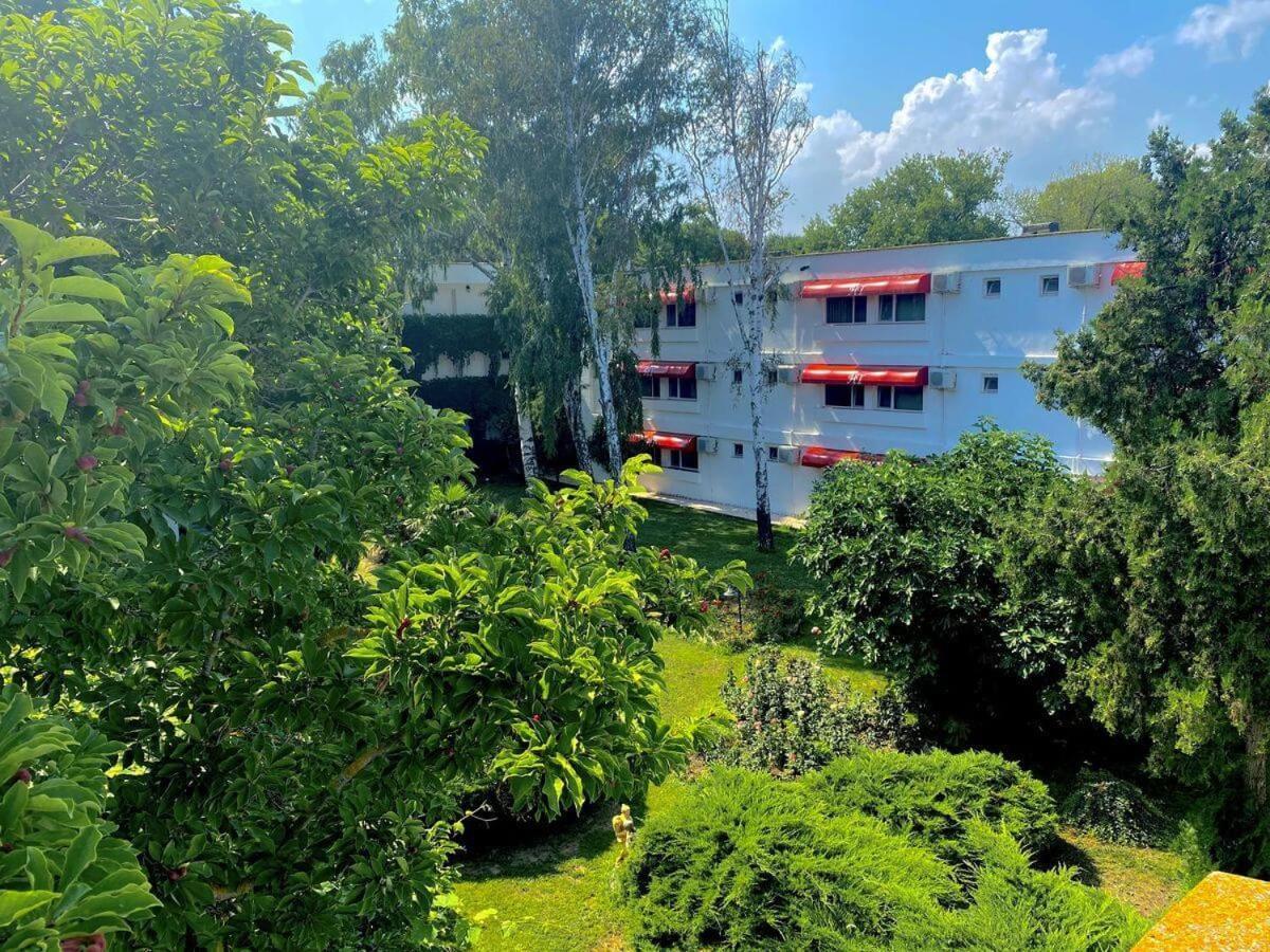 Complex Tismana 3* All Inclusive Jupiter Bagian luar foto