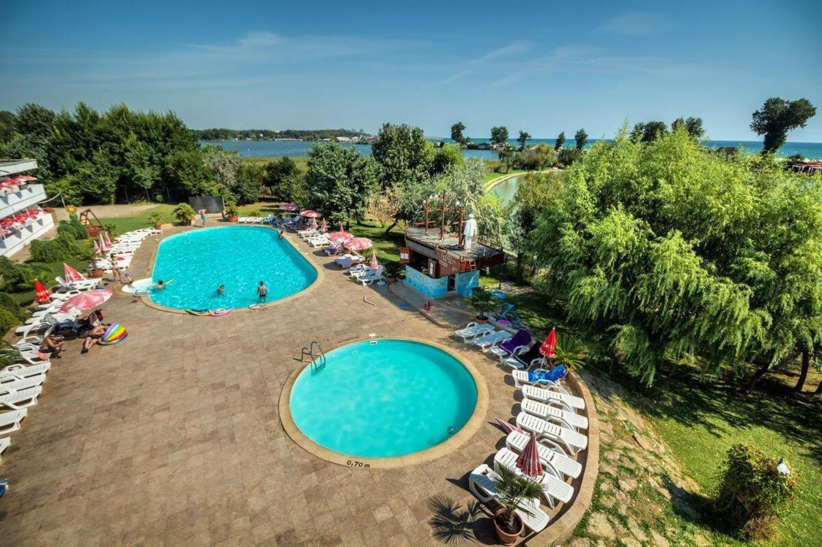 Complex Tismana 3* All Inclusive Jupiter Bagian luar foto