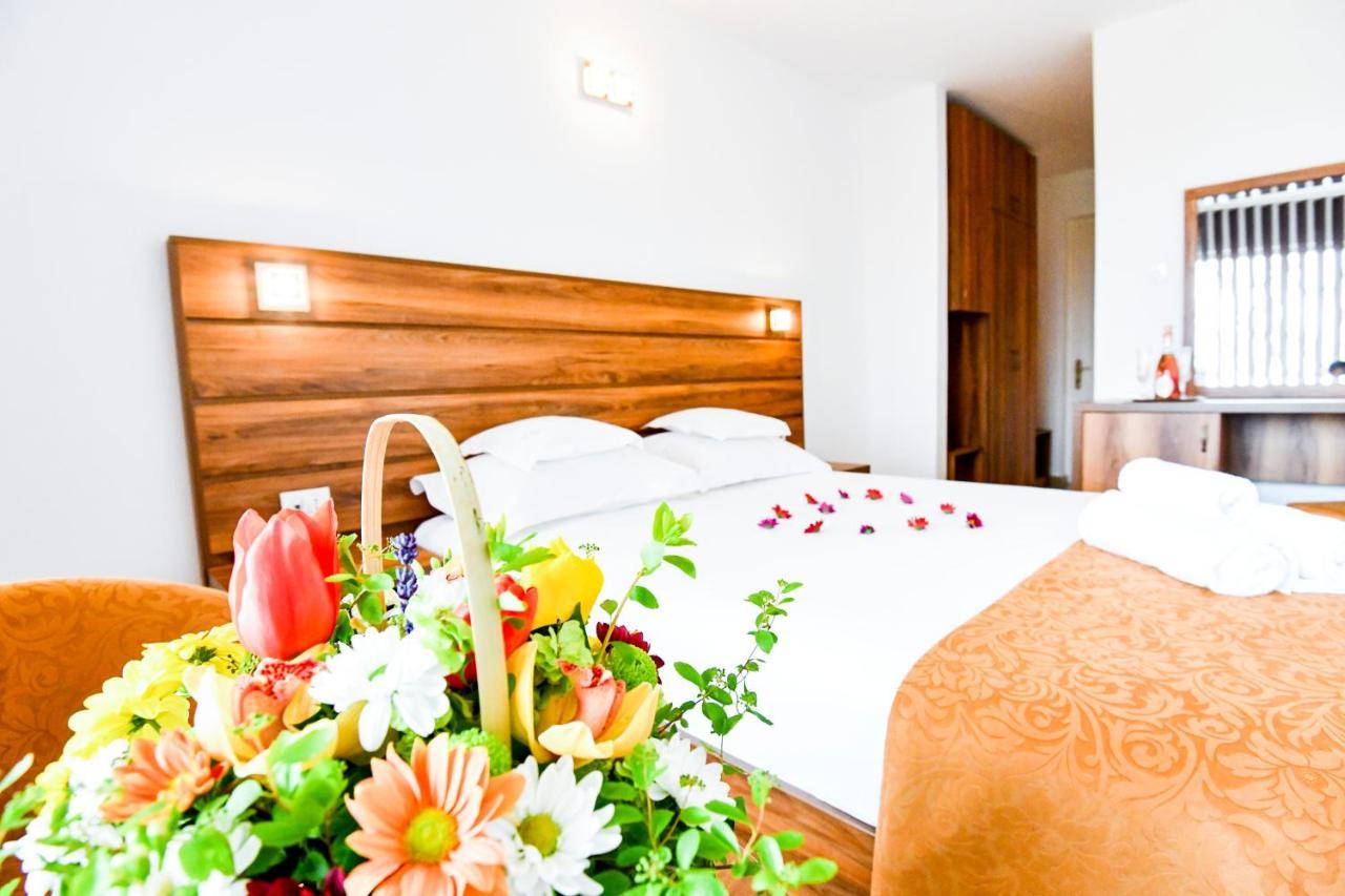 Complex Tismana 3* All Inclusive Jupiter Bagian luar foto