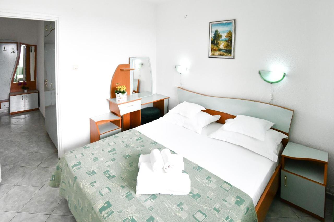 Complex Tismana 3* All Inclusive Jupiter Bagian luar foto