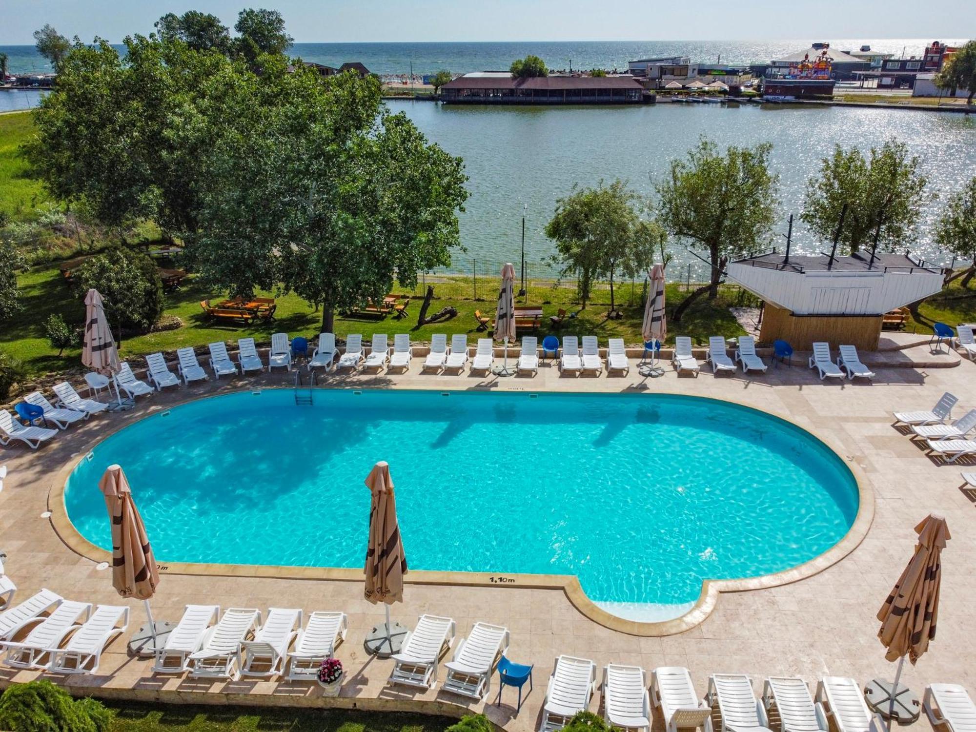 Complex Tismana 3* All Inclusive Jupiter Bagian luar foto