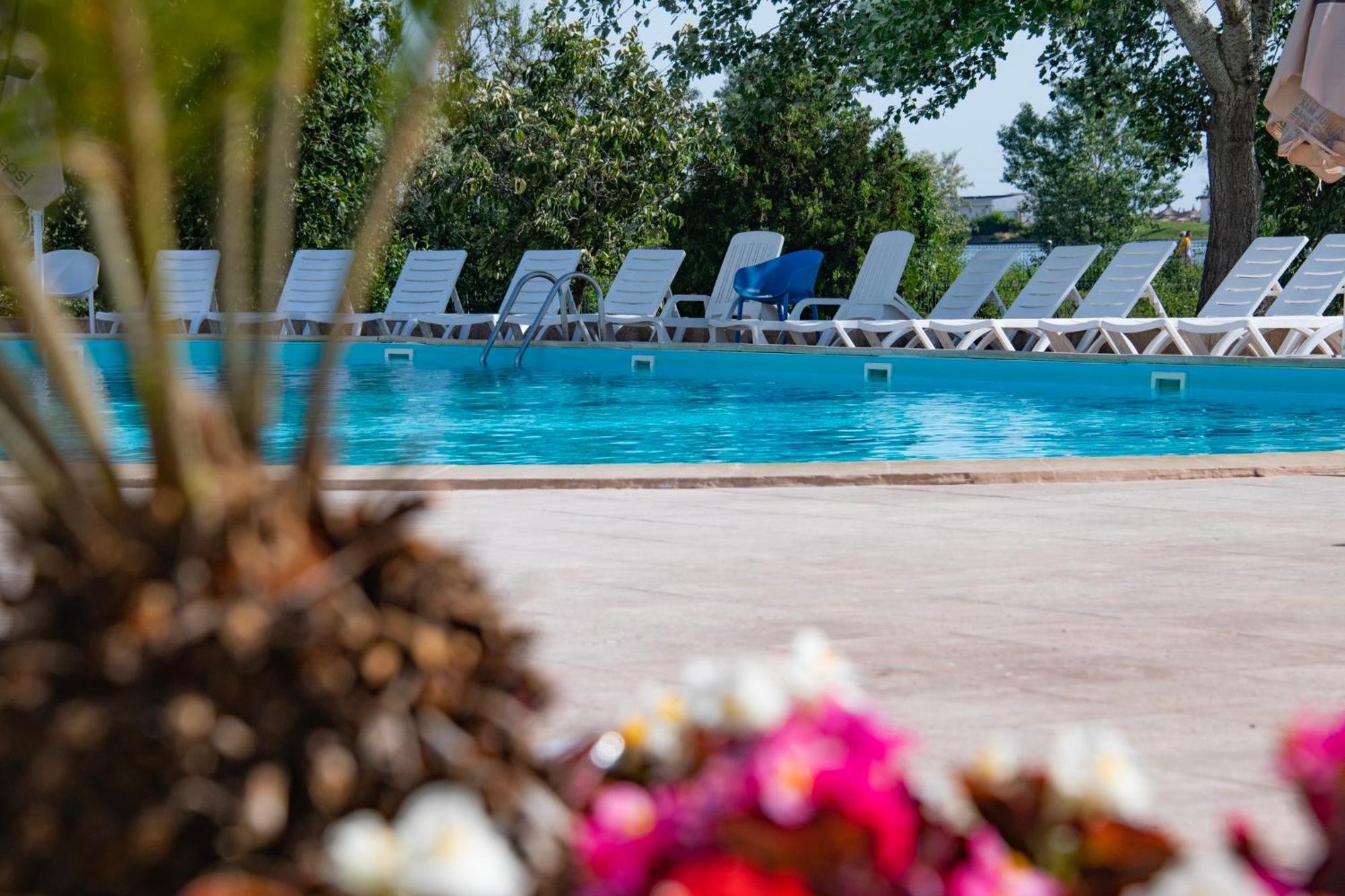 Complex Tismana 3* All Inclusive Jupiter Bagian luar foto