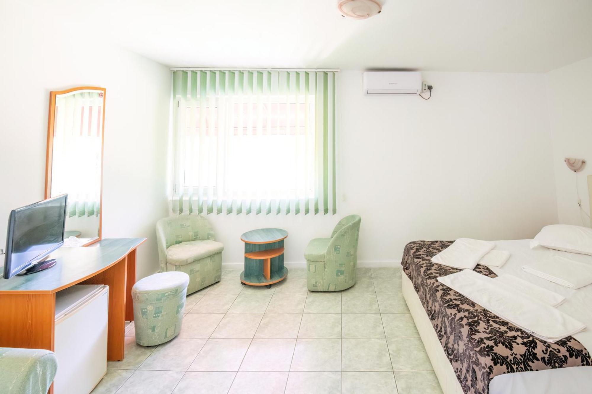 Complex Tismana 3* All Inclusive Jupiter Bagian luar foto