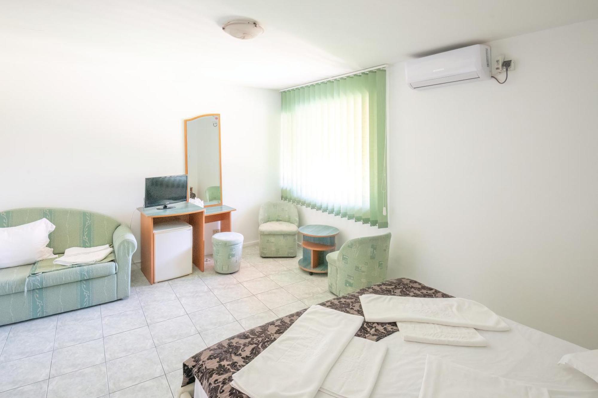 Complex Tismana 3* All Inclusive Jupiter Bagian luar foto