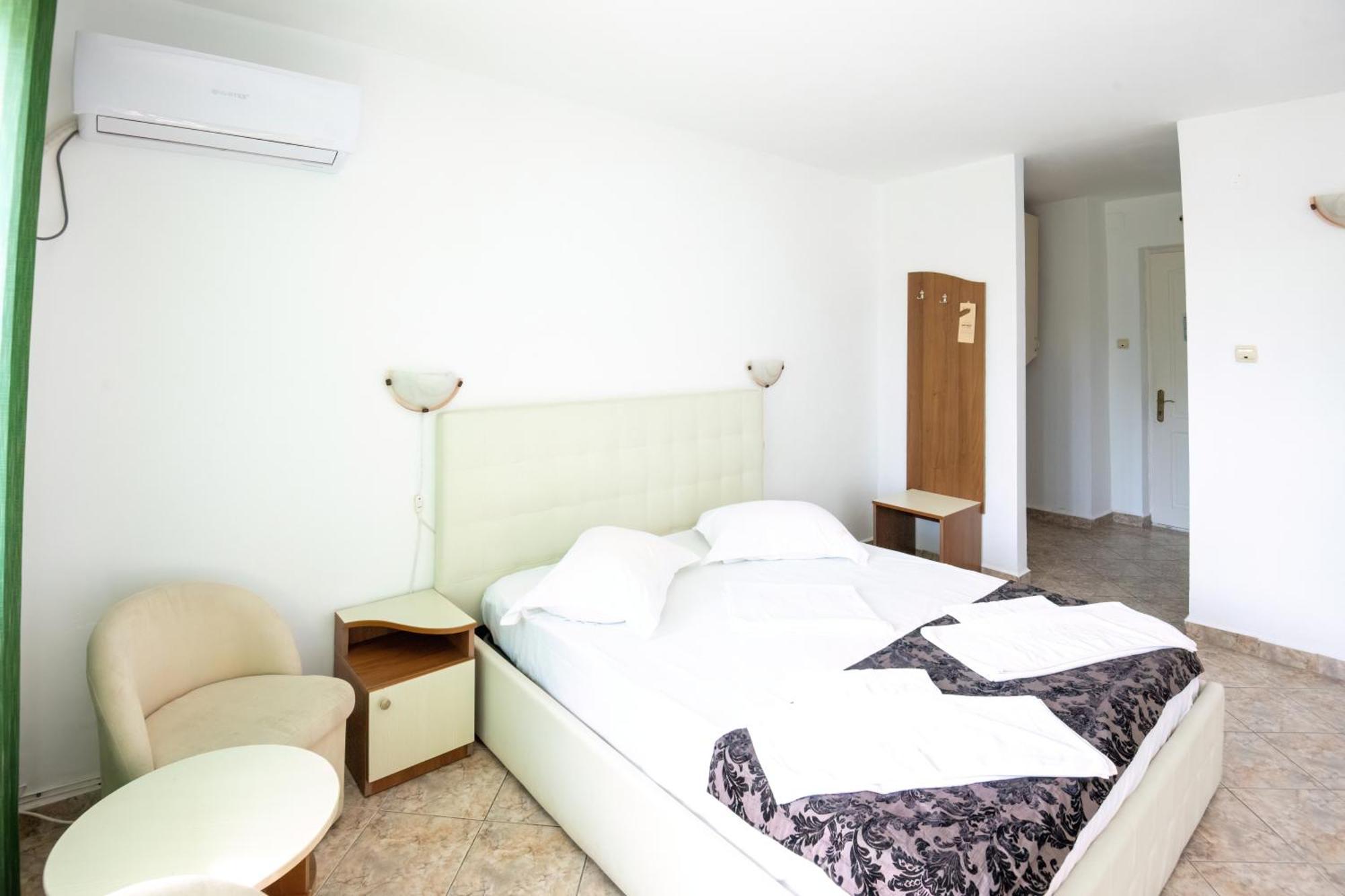 Complex Tismana 3* All Inclusive Jupiter Bagian luar foto