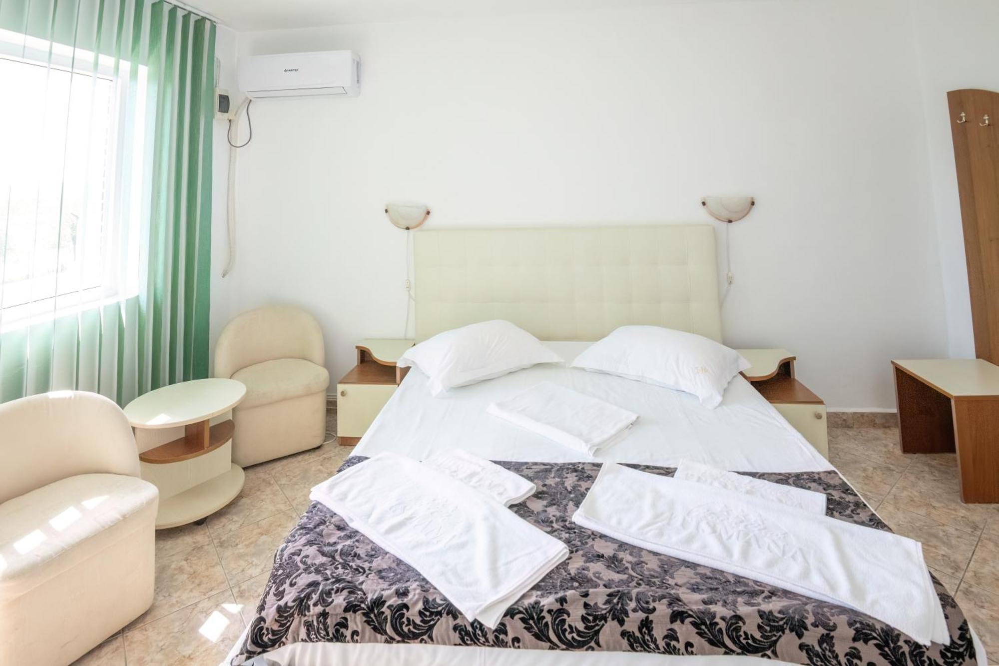 Complex Tismana 3* All Inclusive Jupiter Bagian luar foto